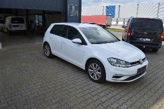 Coche accidentado Volkswagen Golf 1.6 TDI 85 KW COMFORTLINE KLIMA 2018/5