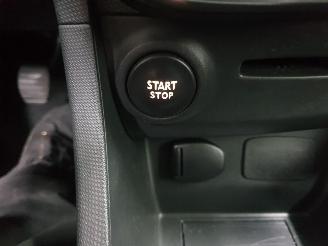 Renault Clio Mk4 0.9 TCe Dynamique GT Line picture 21