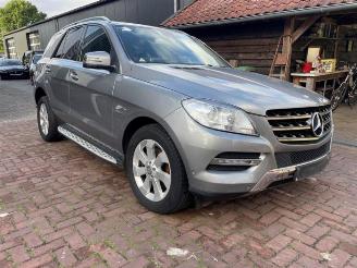 Coche siniestrado Mercedes ML ML III (166), SUV, 2011 / 2015 2.1 ML-250 CDI 16V BlueTEC 4-Matic 2013