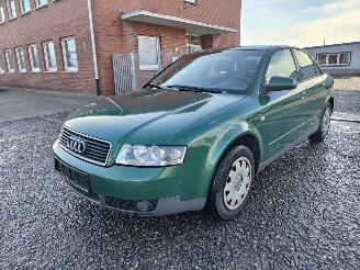 skadebil auto Audi A4 2.0 Groen LZ6R Onderdelen ALT Motor 2002/7