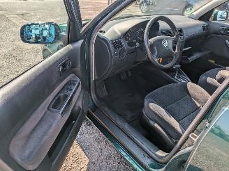 Volkswagen Golf 1.6 picture 9