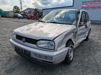 rozbiórka samochody osobowe Volkswagen Golf 1.6 1997/4