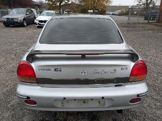Hyundai Sonata 2.5i V6 picture 6