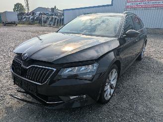 Vrakbiler auto Skoda Superb 2.0 2016/11