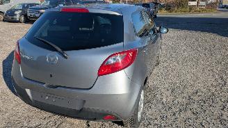 Mazda 2 1.3 picture 5