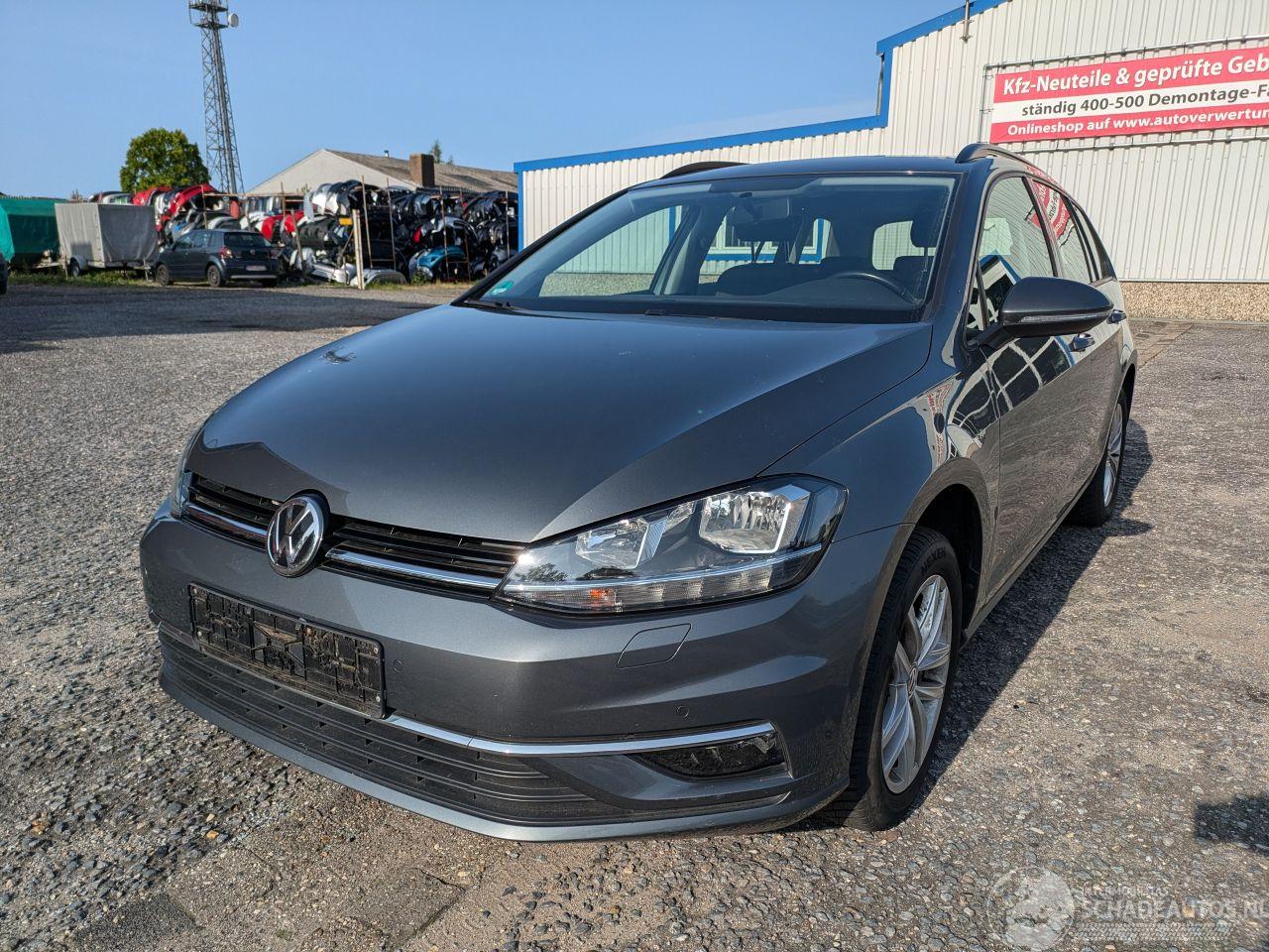 Volkswagen Golf 1.0 TSI