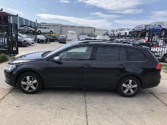 krockskadad bil auto Volkswagen Golf 12tsi Variant AIRCO NAVI 2014/5