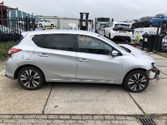 Vaurioauto  passenger cars Nissan Pulsar 12DIG-T N-CONNECTA 2016/10