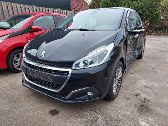 Vrakbiler auto Peugeot 208  2018/7