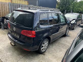 Salvage car Volkswagen Touran  2011/10