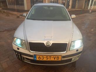 krockskadad bil auto Skoda Octavia 2.0 TDI 2006/5