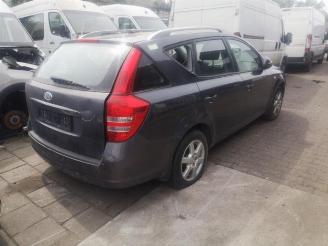Kia Cee d Cee'd Sporty Wagon (EDF), Combi, 2007 / 2012 1.4 16V picture 2