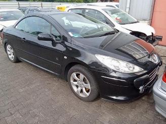 Salvage car Peugeot 307 307 CC (3B), Cabrio, 2003 / 2009 2.0 16V 2006
