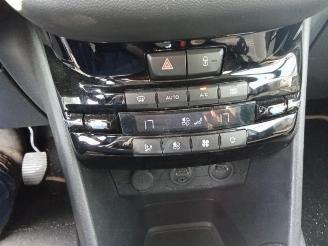 Peugeot 208 208 I (CA/CC/CK/CL), Hatchback, 2012 / 2019 1.2 Vti 12V PureTech 82 picture 11