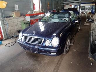 rozbiórka samochody osobowe Mercedes CLK CLK (R208), Cabrio, 1997 / 2002 3.2 320 V6 18V 2000