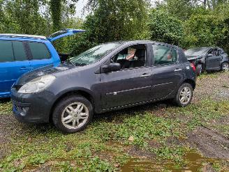 Uttjänta bilar auto Renault Clio 1.6-16V Dynamique S 2007/11