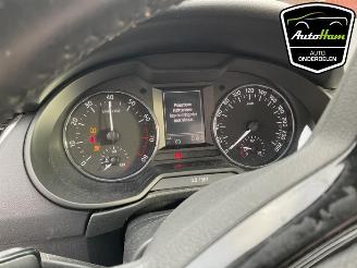 Skoda Octavia Octavia Combi (5EAC), Combi 5-drs, 2012 / 2020 1.0 TSI 12V picture 19