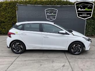 krockskadad bil auto Hyundai I-20 i20 (BC3), Hatchback 5-drs, 2020 1.0 T-GDI 100 Mild Hybrid 48V 12V 2023/3