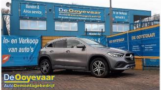 Vrakbiler auto Mercedes GLA GLA (H247), SUV, 2020 1.3 200 Turbo 16V 2021/5