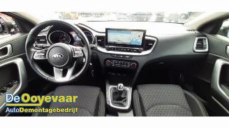 Kia Cee d Ceed Sportswagon (CDF), Combi 5-drs, 2018 1.5 T-GDI 16V picture 2