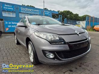Coche siniestrado Renault Mégane Megane III Berline (BZ), Hatchback 5-drs, 2008 / 2017 1.2 16V TCE 115 2013/7