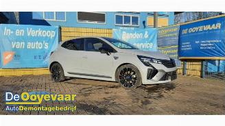 Vrakbiler auto Renault Clio Clio V (RJAB), Hatchback 5-drs, 2019 1.6 E-Tech 145 16V 2024/7