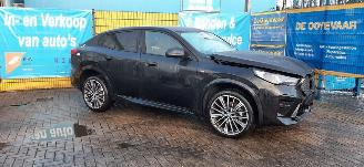 krockskadad bil auto BMW iX2 BMW iX2 eDrive20 67 kWh 2025/1