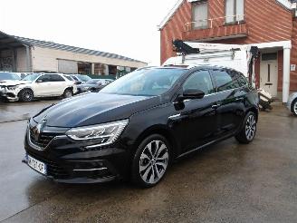 Coche accidentado Renault Mégane  2023/3