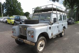 Voiture accidenté Land Rover 88/109 SAFARI 109 CARAWAGON UITVOERING (ZEER UNIEK) 1972/11