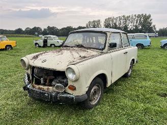 Vaurioauto  passenger cars Trabant P 601 OPKNAPPER / RESTAURATIE PROJECT 1986/8