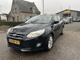 Vaurioauto  passenger cars Ford Focus 1.0 EcoBoost Titanium 2012/6