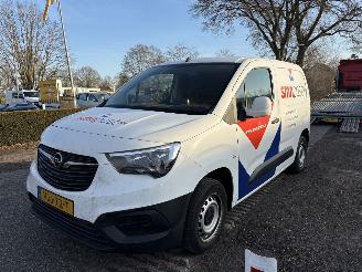 krockskadad bil bedrijf Opel Combo 1.5D L1H1 Edition airco 2021/2