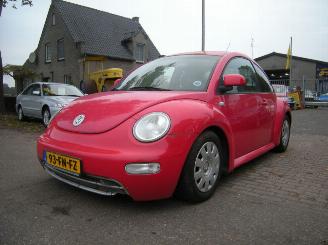 Voiture accidenté Volkswagen New-beetle 1.9 TDI 90 (9C1) HIGHLINE MET OA AIRCO 2000/6