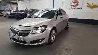 damaged passenger cars Opel Insignia 1.6 CDTI 16V SEDAN 4DRS DSL 1.598 CC 100 KW 136 PK 2017/5