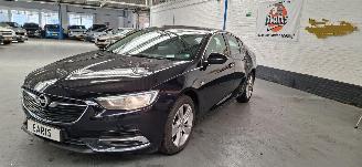 damaged passenger cars Opel Insignia Insignia Grand Sport 1.5 Turbo Business Executive 2018/1