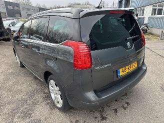 Peugeot 5008 1.6 THP 156 PK AUTOMAAT BJ 2011 picture 3