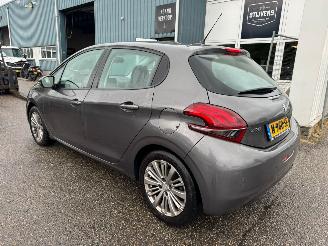 Peugeot 208 1.2 AUTOMAAT PureTech GT-Line picture 3