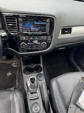 Mitsubishi Outlander 2.0 AUTOMAAT PHEV Instyle BJ 2014 305.027 KM picture 11