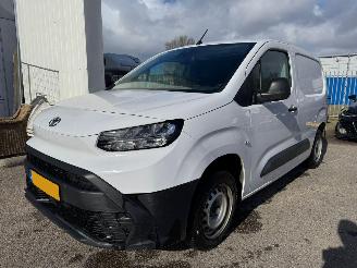 Unfall Kfz Van Toyota Proace CITY 1.2 Turbo L1 Challenger 2024/12