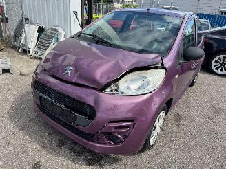 skadebil auto Peugeot 107 1.0 Access Accent 2013/2