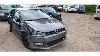 Coche siniestrado Volkswagen Polo Polo V (6R), Hatchback, 2009 / 2017 1.6 TDI 16V 90 2012/8
