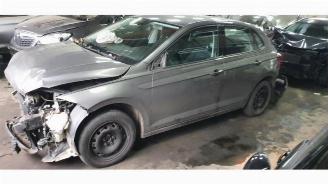 Coche siniestrado Volkswagen Polo Polo VI (AW1), Hatchback 5-drs, 2017 1.0 TSI 12V 2018/1