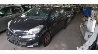 Salvage car Toyota Yaris Yaris III (P13), Hatchback, 2010 / 2020 1.0 12V VVT-i 2012/3