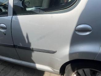 Peugeot 107 107, Hatchback, 2005 / 2014 1.0 12V picture 8