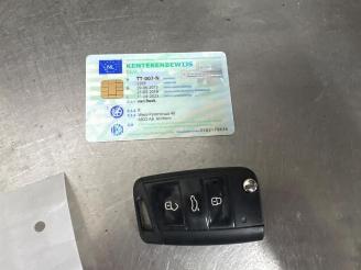 Coche siniestrado Volkswagen Golf Golf VII (AUA), Hatchback, 2012 / 2021 1.2 TSI 16V 2015/6