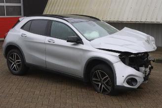 Vrakbiler auto Mercedes GLA GLA (156.9), SUV, 2013 / 2019 1.6 180 16V 2018/3