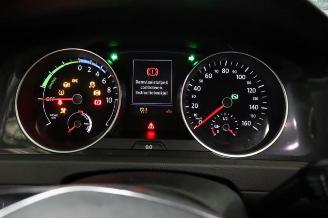 Volkswagen e-Golf Golf VII (AUA), Hatchback, 2012 / 2021 e-Golf picture 12