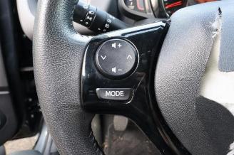 Peugeot 108 108, Hatchback, 2014 1.0 12V VVT-i picture 16