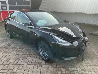  Tesla Model 3 Model 3, Sedan, 2017 Standard RWD Plus 60 kWh 2019/12