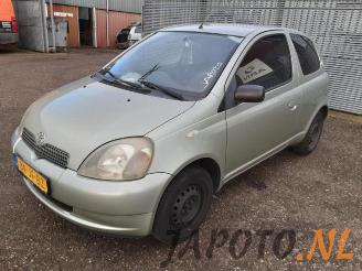 Vrakbiler auto Toyota Yaris Yaris (P1), Hatchback, 1999 / 2005 1.3 16V VVT-i 2002/3